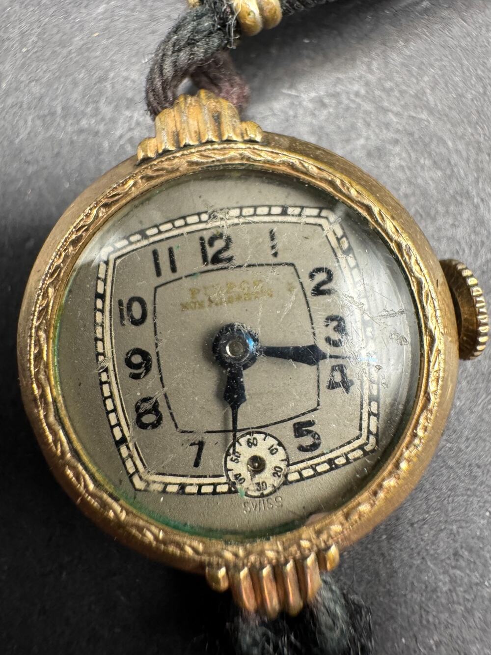 Vintage Pierce Art Deco Antique Women's Watch Solid Gold Filled w/ Charm & Band